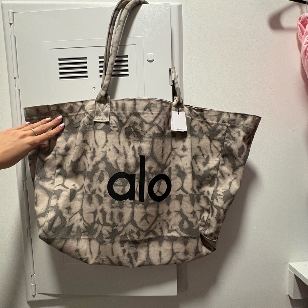 ALO Yoga Black and Cream Patterned Tote Bag